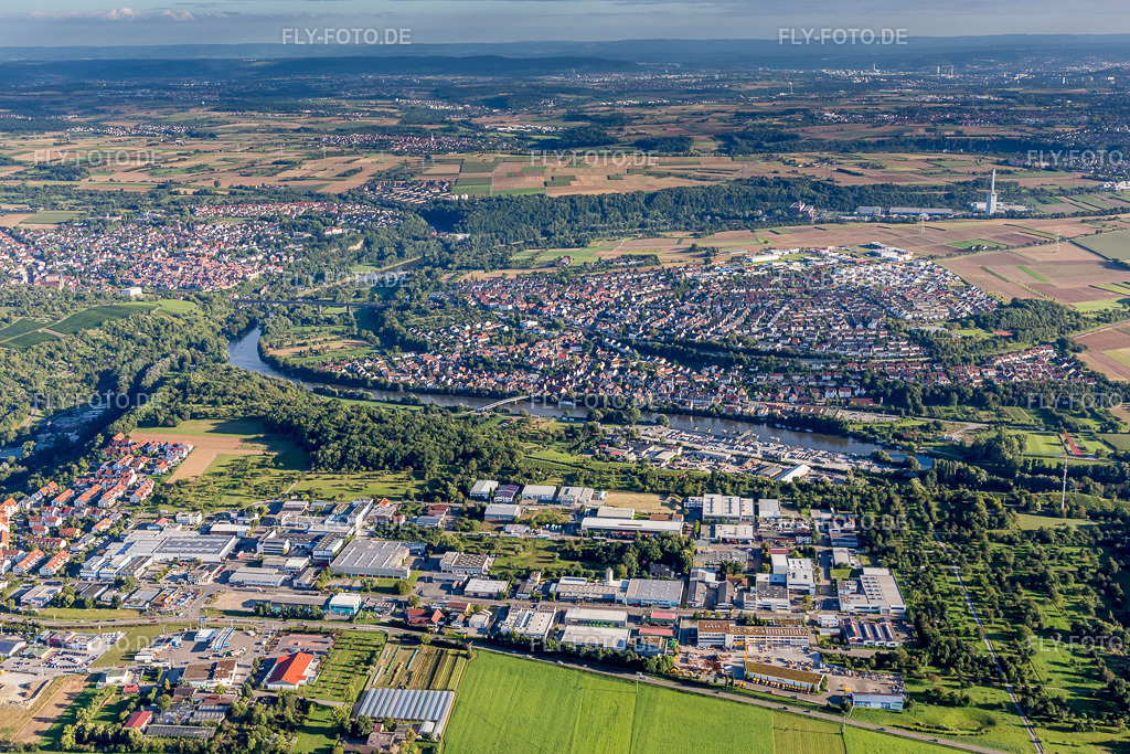 Ortsansicht der Straßen und Häuser der Wohngebiete | Luftbild: Ortsansicht der Straßen und Häuser der Wohngebiete in Murr im Bundesland Baden-Württemberg in Deutschland. Foto: IMG_093547.jpg vom 22.08.2016 durch Werner Riehm/FLY-FOTO.de - Realisiert mit Pictrs.com