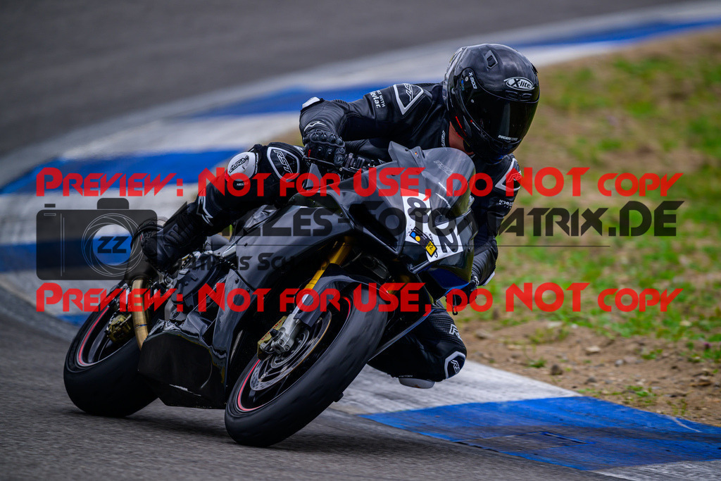 MaZZes_Fotomatrix_20250421_6007705_6004 | GELB