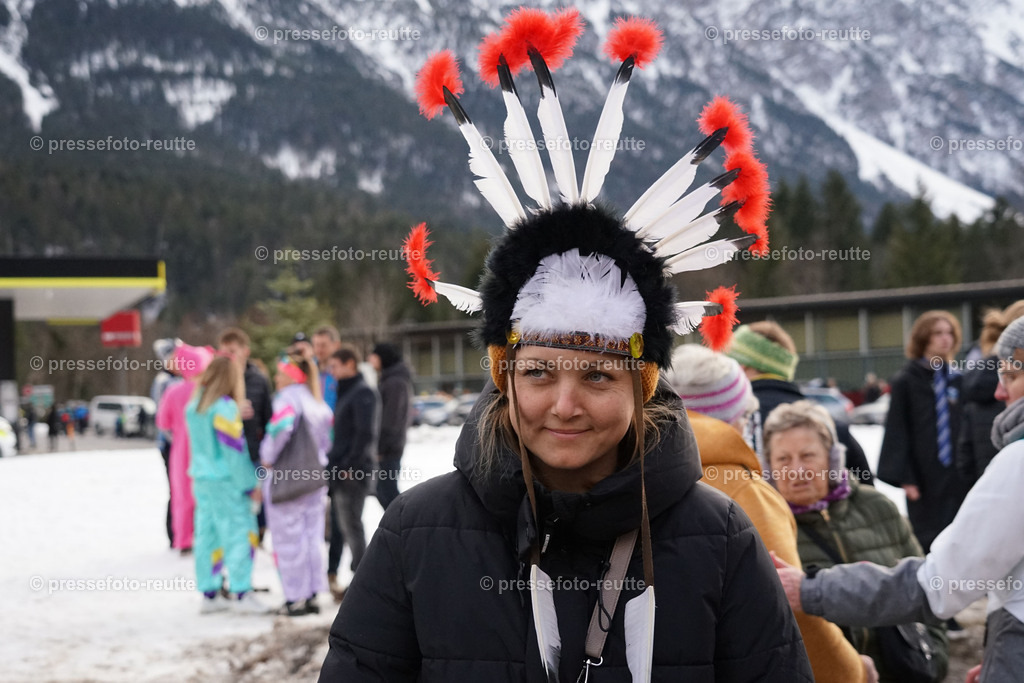 news-2023-Feb11-Fasching-Weissenbach-DSC02145 | Info aus dem Bezirk Reutte/Ausserfern Tirol sowie eine umfangreiche Bilddatenbank über die gesamte Region: Lechtal, Talkessel Reutte, Tannheimertal, Zwischentoren. Lech, Plansee, Zugspitze, Grenztunnel, B179, Fernpassstraße, Verkehr, Lawinen, Tradition, - Realisiert mit Pictrs.com