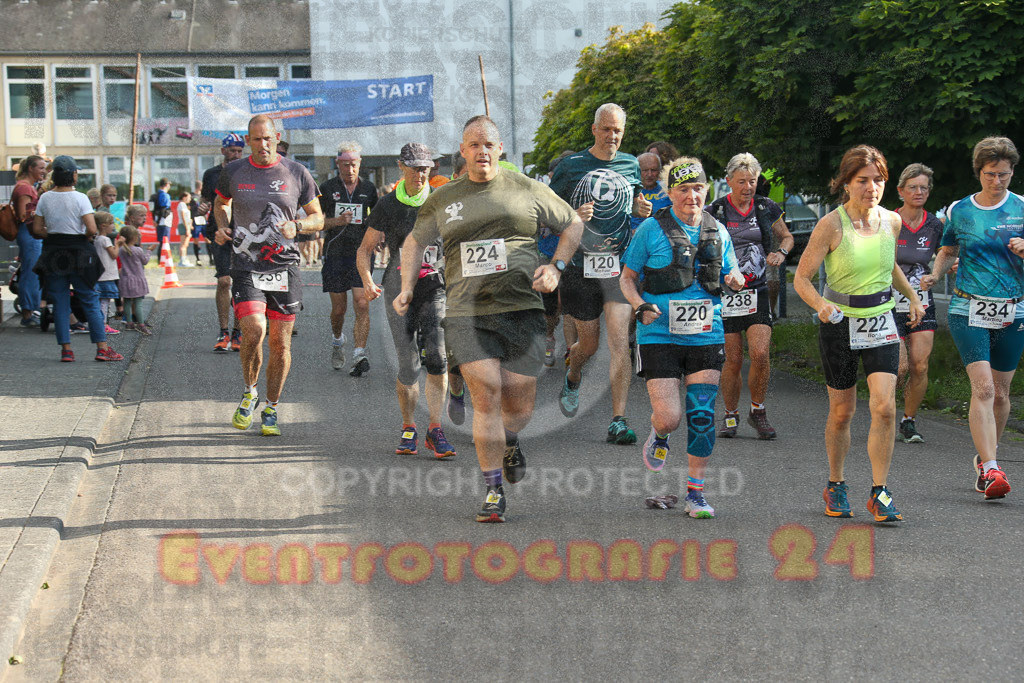 230804_1810_EX1_3767 | Sportfotografie im Rhein-Sieg Kreis, Köln, Bonn, NRW, Rheinland Pfalz, Hessen, etc. Unser Tätigkeitsfeld umfasst den Laufsport vom Volkslauf über den Marathon, Duathlon, Triathon bis zum Ultralauf wie Kölnpfad Ultra oder Schindertrail.