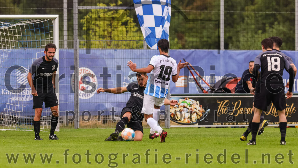 2023-08-05_106_FC_Langengeisling_gegen_SVN_Muenchen | Erding, Deutschland, 05.08.2023:
Fußball, Bezirksliga Oberbayern Ost 2023 / 2024, 2. Spieltag, FC Langengeisling gegen SVN München, Endergebnis: 1:3

Lucas Seeholzer (FC Langengeisling, #2), Andreas Buchberger (FC Langengeisling, #5), Jose Maximiliano Andrade Ceballos (SVN München, #19), Paul Bucher (FC Langengeisling, #18)

Foto: Christian Riedel / fotografie-riedel.net