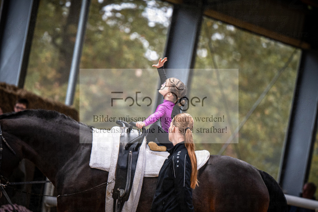 DOS_0205 | Entdecke hochwertige Reitturnierfotos von Foto Oger. Professionell, emotional und authentisch – jetzt Lieblingsmomente im Shop bestellen.Deutschlandweite Turnierfotografie. - Realisiert mit Pictrs.com