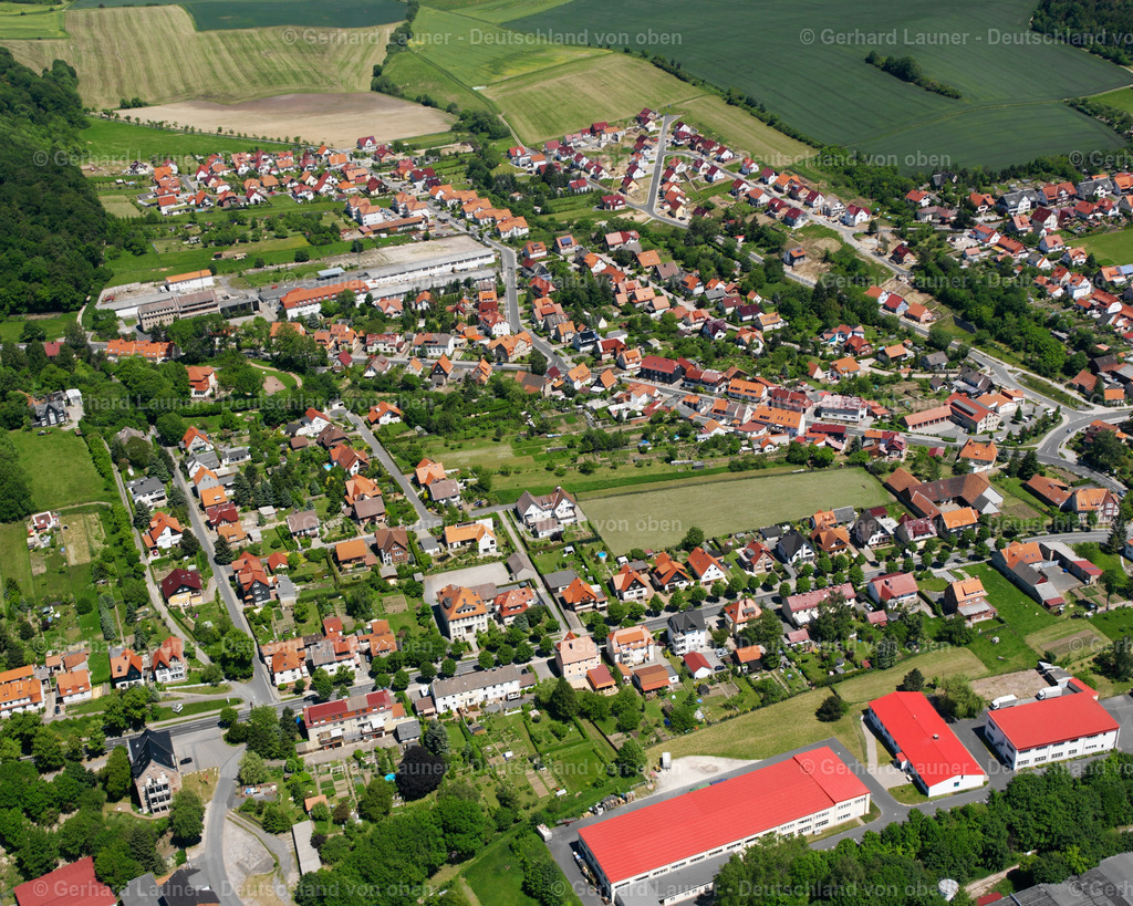 2634276 | WORBIS 09.06.2006 Wohngebiet einer Einfamilienhaus- Siedlung  in Worbis im Bundesland Thüringen, Deutschland // Single-family residential area of settlement  in Worbis in the state Thuringia, Germany Foto: Gerhard Launer