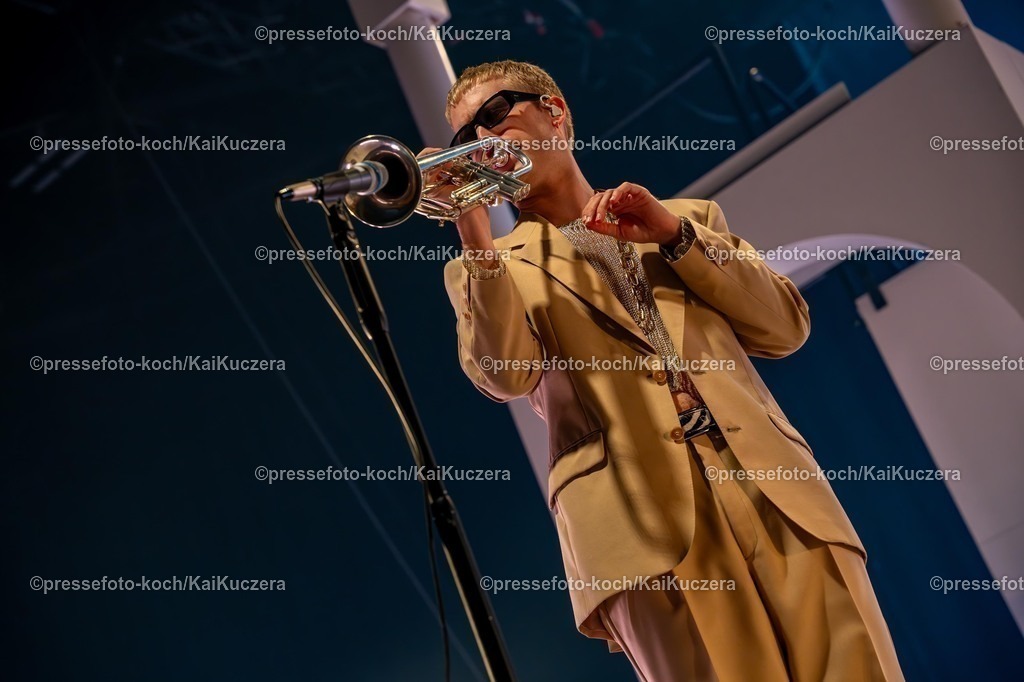 xKKU0604251016 | 06.04.2025, xkkux, Düsseldorf, Roy Bianco und Die Abbrunzati Boys performen bei ihrer Kult-Tour 2025 in der Mitsubishi Electric HALLE. 