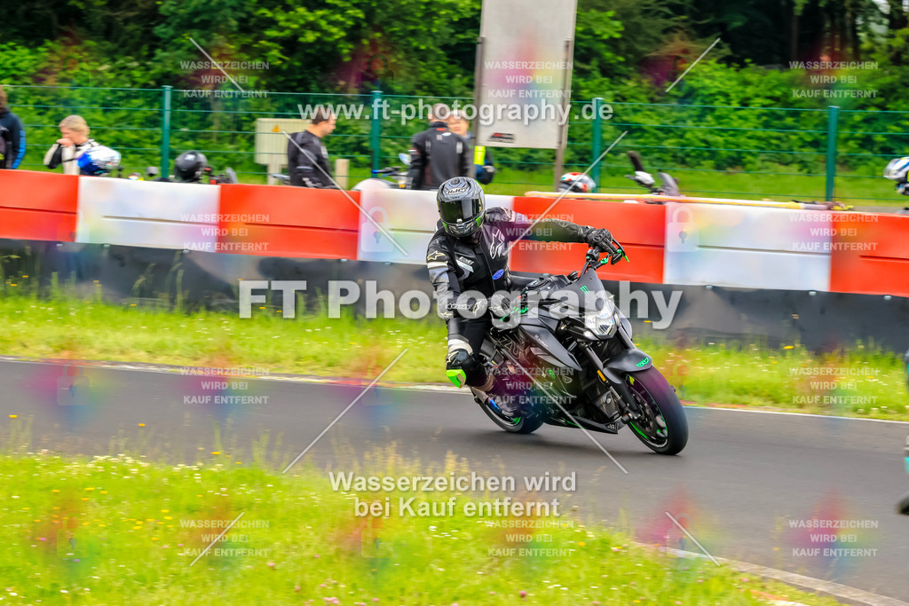VBK-7517 | Hier findet Ihr Bilder von Touristenfahrten auf der Nürburgring Nordschleife oder von anderen Veranstaltungen die ich besucht habe. Viel Spass beim Durch Schauen 