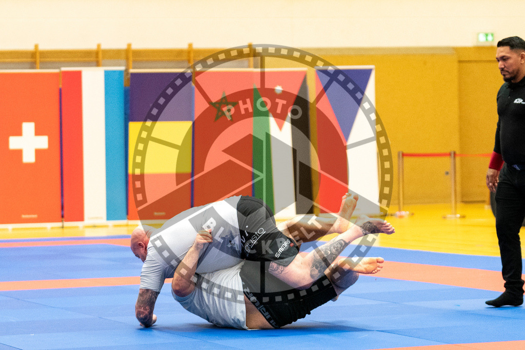 20231118PBB14059 | Fighters compete during the AJP Tour 600 Frankfurt Championship in Frankfurt/Main, Germany, on November 18, 2023.