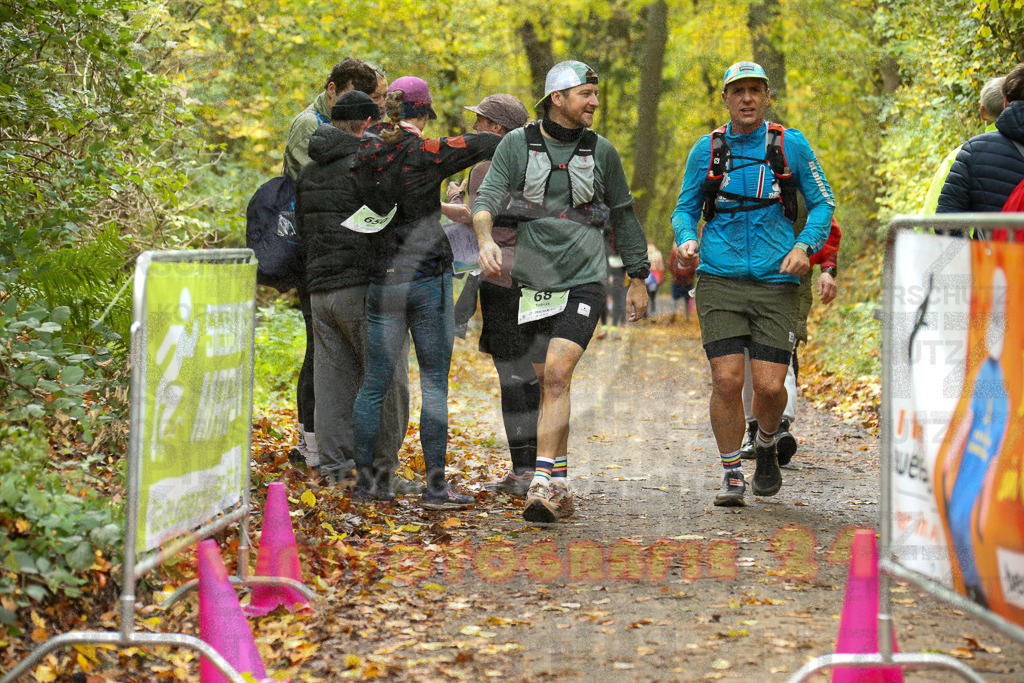 251026_1342_EX1_3890 | Sportfotografie im Rhein-Sieg Kreis, Köln, Bonn, NRW, Rheinland Pfalz, Hessen, etc. Unser Tätigkeitsfeld umfasst den Laufsport vom Volkslauf über den Marathon, Duathlon, Triathon bis zum Ultralauf wie Kölnpfad Ultra oder Schindertrail.