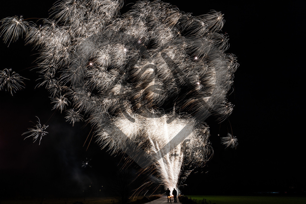 20260101_002815_Silvesterfeuerwerk | aloa-fotografie - Realisiert mit Pictrs.com