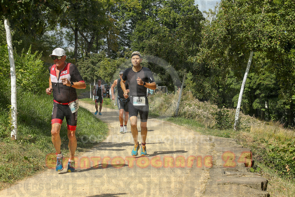 250824_1332_EX1_2761 | Sportfotografie im Rhein-Sieg Kreis, Köln, Bonn, NRW, Rheinland Pfalz, Hessen, etc. Unser Tätigkeitsfeld umfasst den Laufsport vom Volkslauf über den Marathon, Duathlon, Triathon bis zum Ultralauf wie Kölnpfad Ultra oder Schindertrail.