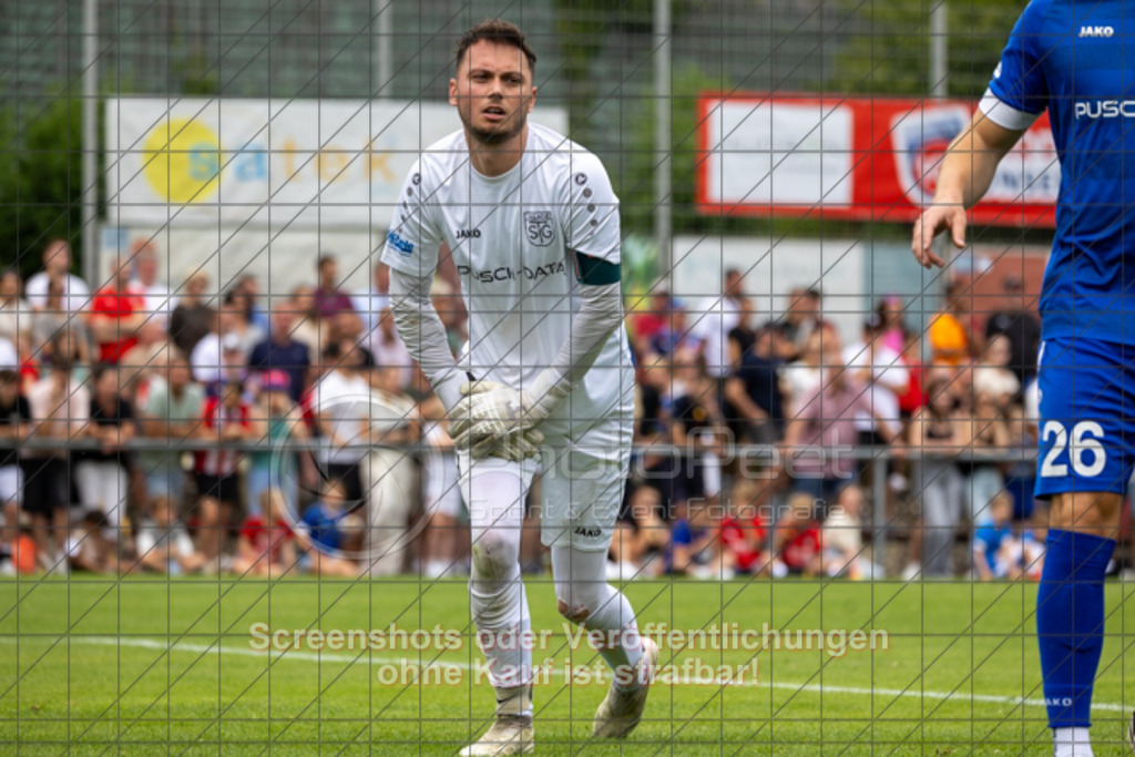 20250706_155011_0973 | #,TSG Salach (blau) vs. 1.FC Heidenheim (rot), Fußball, Freundschaftsspiel - WfV, Saison 2025/2026, Rasensportplatz, Staufenecker Str. 41, 73084 Salach, 06.07.2025 - 15:30 Uhr,Foto: PhotoPeet-Sportfotografie/Peter Harich