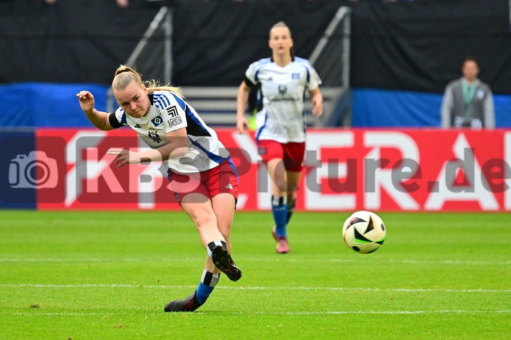 KBS Picture_HSV-Bremen_Frauen_038 | Stoldt Svea (HSV Frauen) ,Sportplatz :  Volksparkstadion, - Realisiert mit Pictrs.com