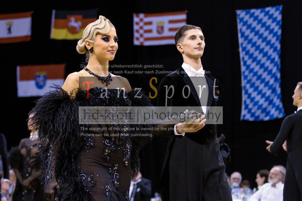 20241102_DM_HGR_Std_16151 | Tanzsportbilder, Standardtanz, Lateintanz, WDSF, DTV, LTVB, dancecomp, goc, hessen tanzt, blaues band der spree, walzer, tango, wiener walzer, slowfox, quickstepp, samba, rumba, cha-cha-cha, paso doble. jive, hd-kroft photography, turniertanzsport