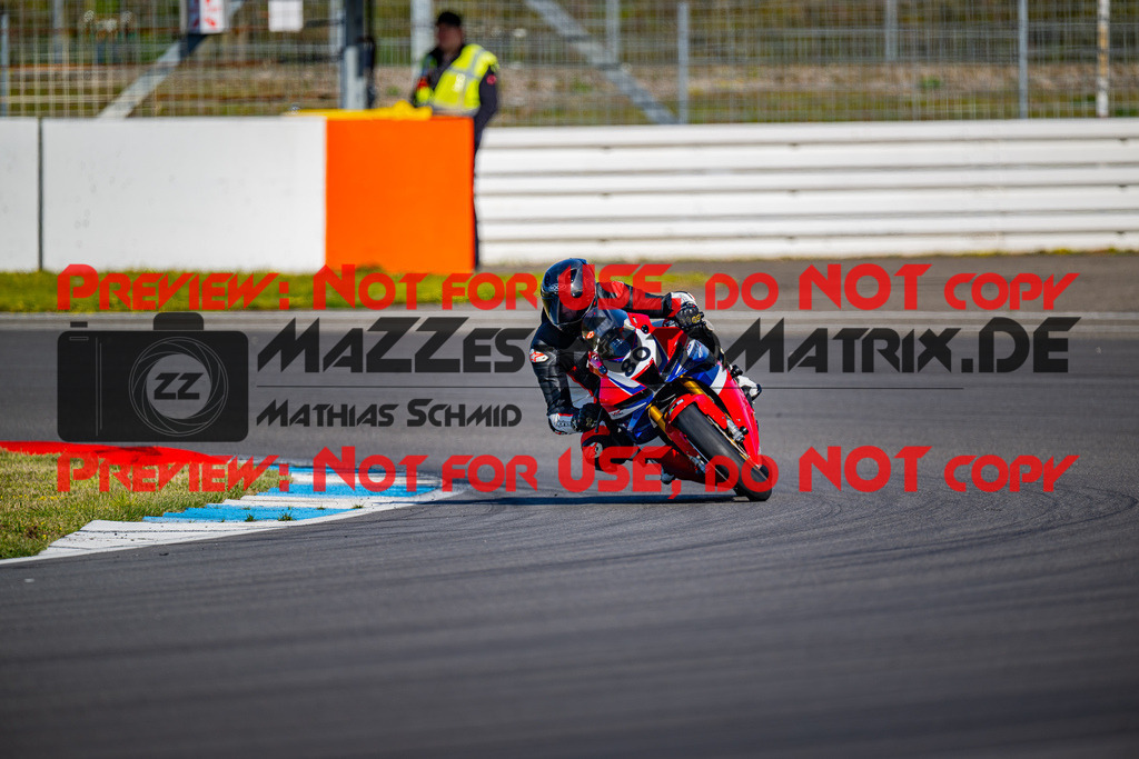 MaZZes_Fotomatrix_20260406_6007705_1076 | WEISS