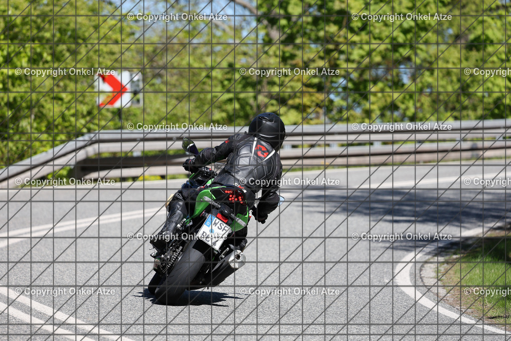 IMG_9069 | Fotograf am Kyffhäuser. Onkel Atze. Kyffhäuser Rennstrecke. Café36. Motorsportfotografie. - Realisiert mit Pictrs.com
