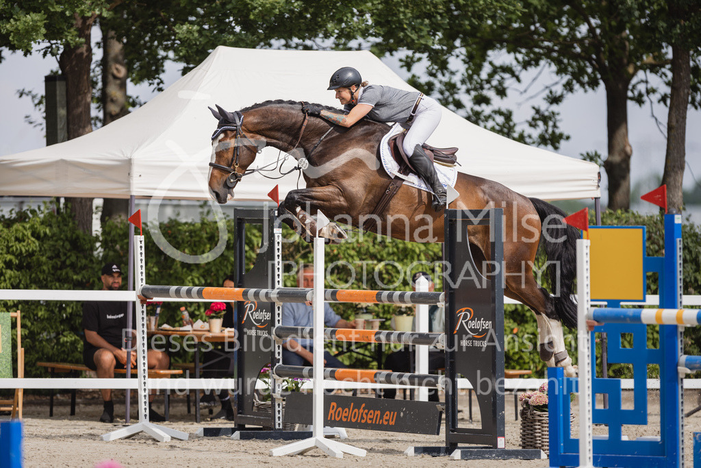 230616_Lemwerder_Springpf-M-768 | Deine schönsten Turniermomente als professionelle Fotos! Entdecke hochwertige Pferdesport-Fotografie im Online-Shop. Jetzt Fotos finden & bestellen!