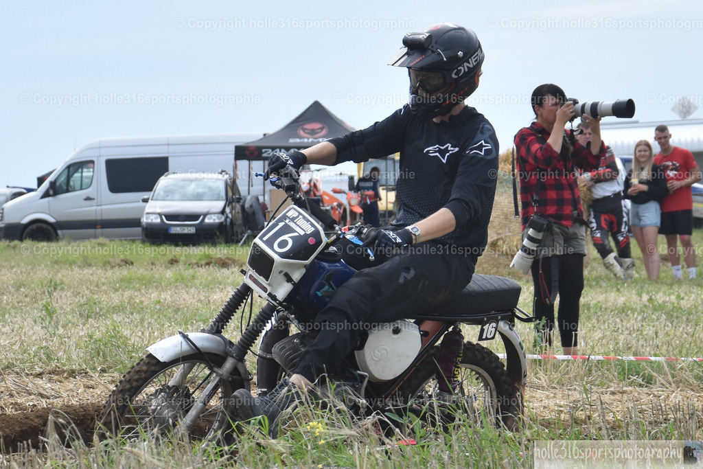 DSC_0191 (2) | Sportfotografie , Motorsport, Motoross, Reitsport, Mointainbike, Enduro,
Landschaft , Outdoor, Eventfotografie, Landschaft, Bilder online bestellen - Realisiert mit Pictrs.com