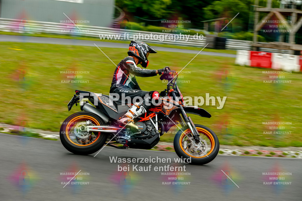 VBK-5031 | Hier findet Ihr Bilder von Touristenfahrten auf der Nürburgring Nordschleife oder von anderen Veranstaltungen die ich besucht habe. Viel Spass beim Durch Schauen 