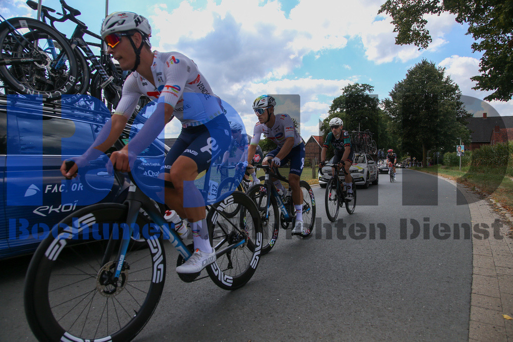 SES_DEUTOU20250821-89 | bond - Realisiert mit Pictrs.com