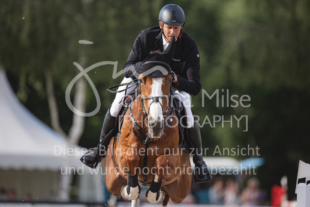 CSI2* - Internationale Springprüfung mit Siegerrunde (1,45 m)  Große / Big Tour | CSI2* - Internationale Springprüfung mit Siegerrunde (1,45 m) 
Große / Big Tour