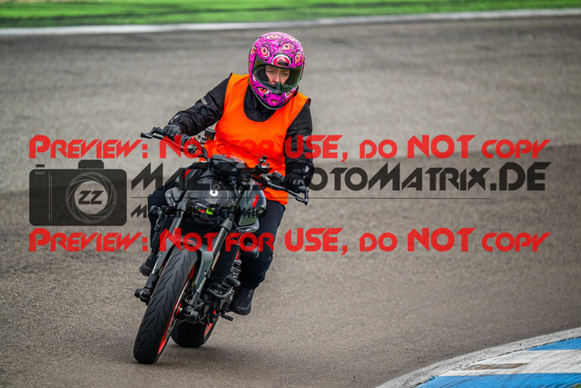 MaZZes_FotoMatrix_230312_0712 | STREET