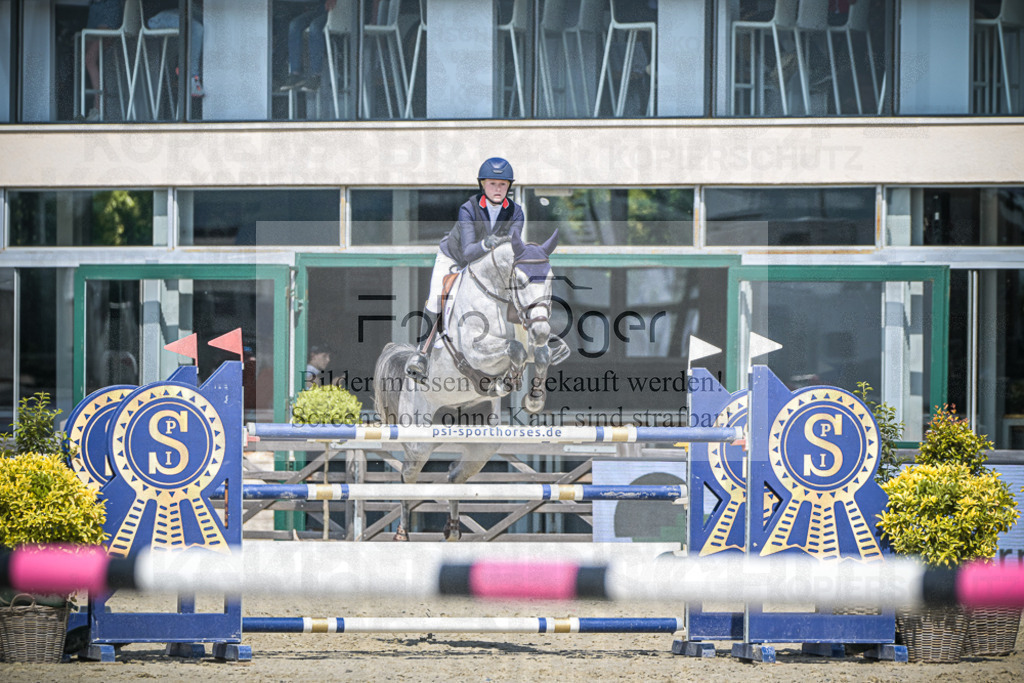 DOS_6624 | Entdecke hochwertige Reitturnierfotos von Foto Oger. Professionell, emotional und authentisch – jetzt Lieblingsmomente im Shop bestellen.Deutschlandweite Turnierfotografie. - Realisiert mit Pictrs.com