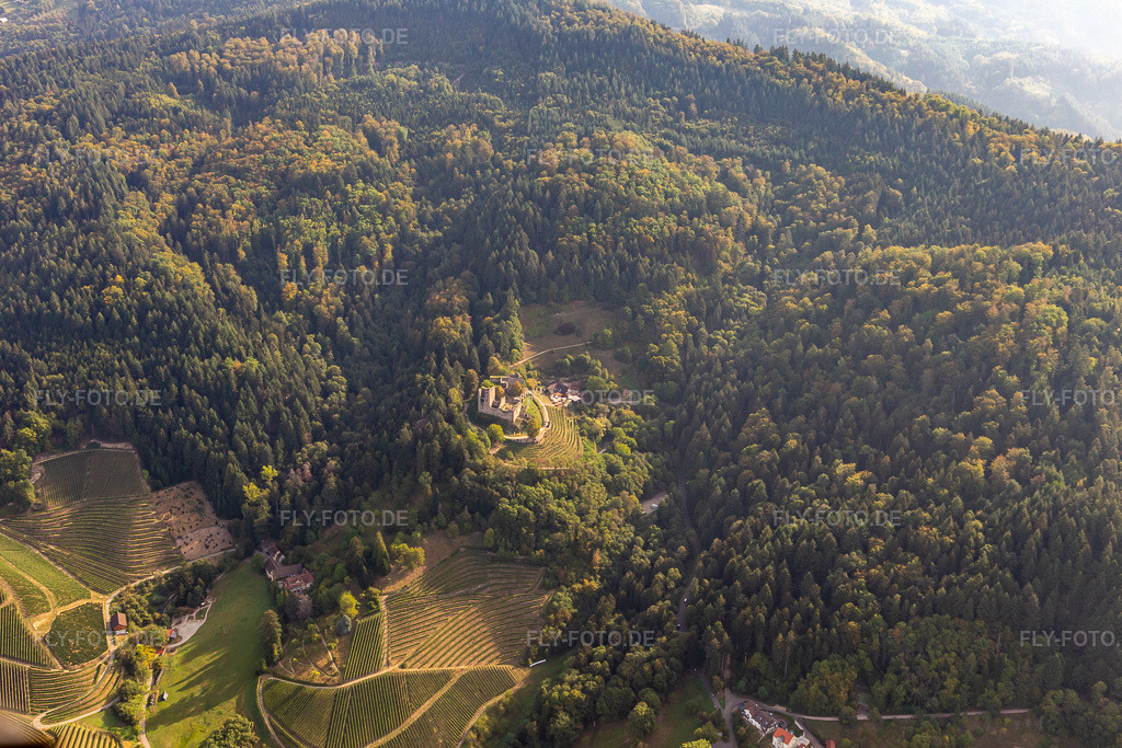 Luftbild: Ruine Schauenburg und Burgwirtschaft in Oberkirch im Bundesland Baden-Württemberg in Deutschland. Foto: IMG_008925.jpg vom 20.09.2020 durch Werner Riehm/FLY-FOTO.de