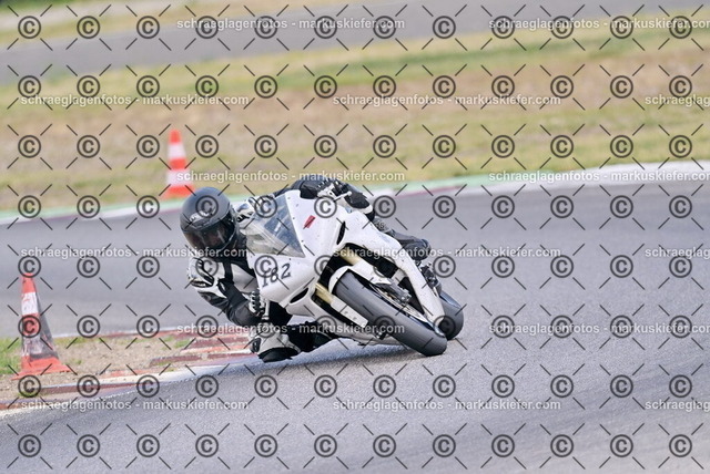 26bt05-1856 | markuskiefer.com - Realisiert mit Pictrs.com