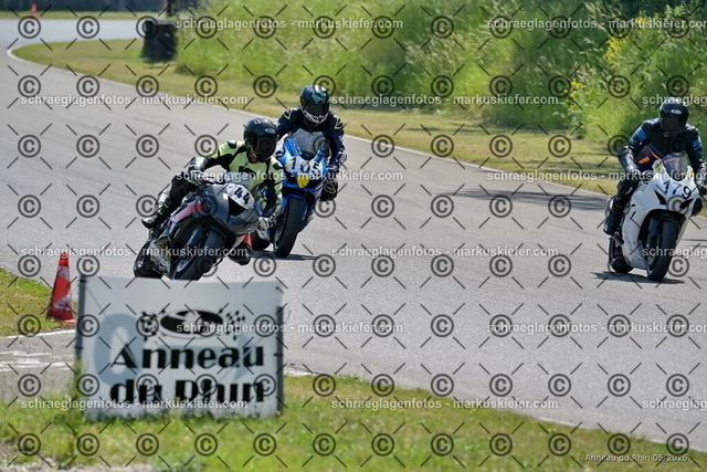 26BT02-1398 | markuskiefer.com - Realisiert mit Pictrs.com