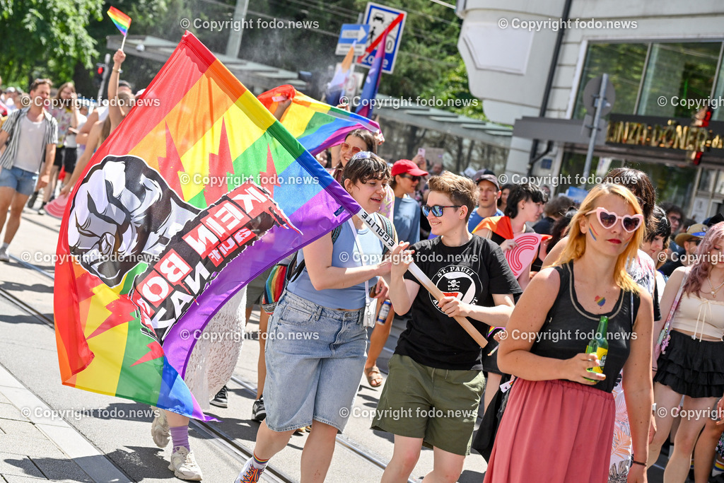 Linzpride 2025_ 21.06.2025-152 | 21.06.2025, Linz, AUT, Linzpride 2025, im Bild Teilnehmer an der Linz Pride 2025