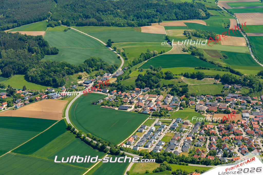 Hinzelbach-Weng-2024-130 | Die Luftbild Suche. Hier finden Sie Luftaufnahmen, Drohnen und Schrägluftbilder von Städten und Orte. Aktuelle + Archiv Luftbilder auch mit Lizenz.