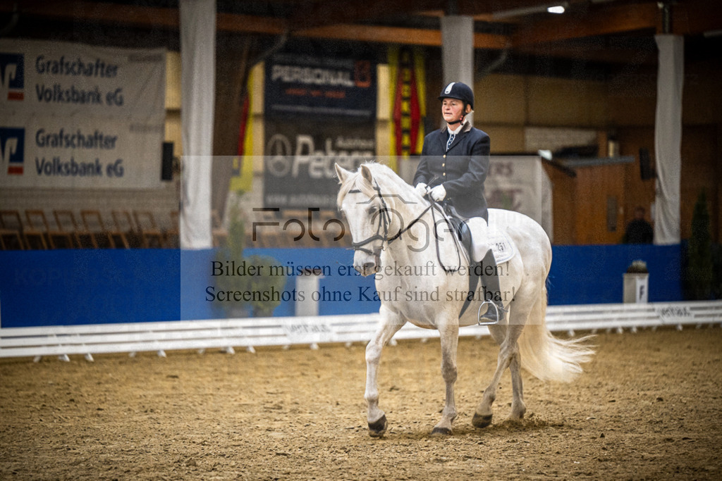 DOS_0743 | Entdecke hochwertige Reitturnierfotos von Foto Oger. Professionell, emotional und authentisch – jetzt Lieblingsmomente im Shop bestellen.Deutschlandweite Turnierfotografie. - Realisiert mit Pictrs.com