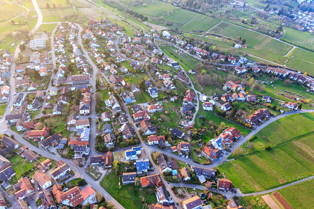 Luftbild: Ortsansicht aus Osten im Ortsteil Fessenbach in Offenburg im Bundesland Baden-Württemberg in Deutschland. Foto: IMG_120399.jpg vom 17.03.2020 durch Werner Riehm/FLY-FOTO.de
