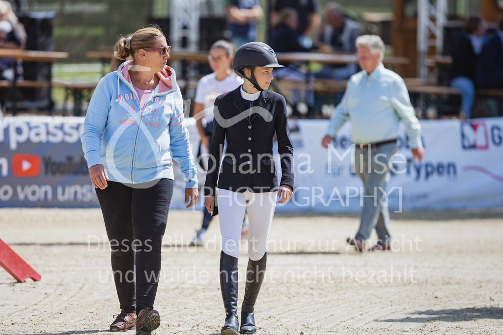 220728_BHO_BronzeTour_L-Stil_1-301 | Deine schönsten Turniermomente als professionelle Fotos! Entdecke hochwertige Pferdesport-Fotografie im Online-Shop. Jetzt Fotos finden & bestellen!