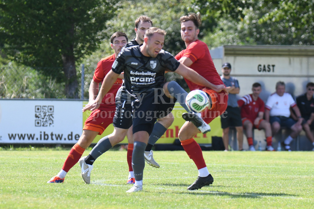 Testspiel SV Neuhausen/Offenberg : FC Künzing | Tim Kammerl (SV Neuhausen)
 - Realisiert mit Pictrs.com