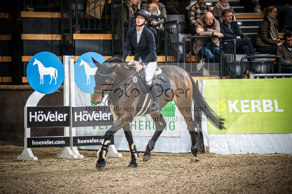 DOS_2036 | Entdecke hochwertige Reitturnierfotos von Foto Oger. Professionell, emotional und authentisch – jetzt Lieblingsmomente im Shop bestellen.Deutschlandweite Turnierfotografie. - Realisiert mit Pictrs.com