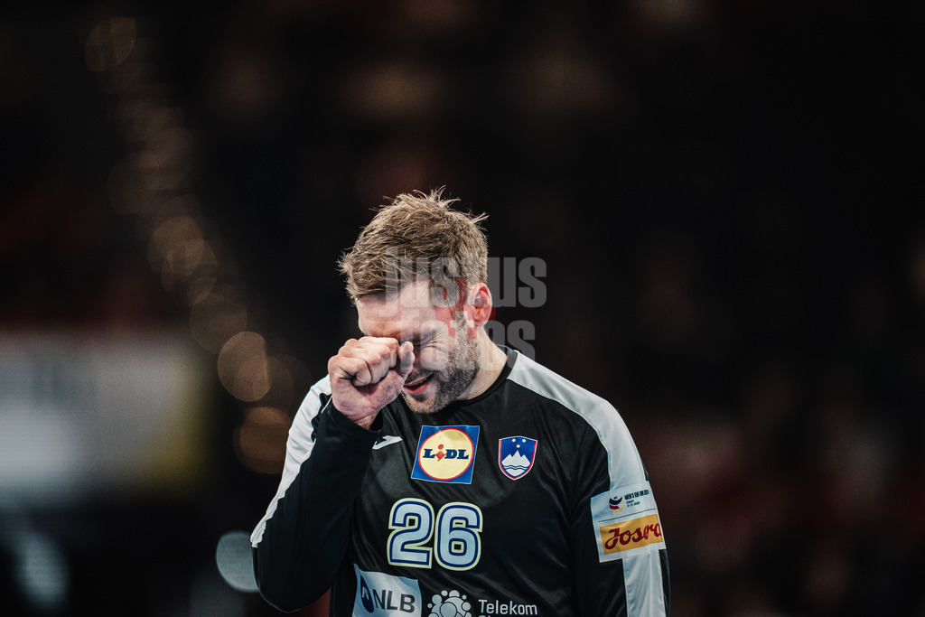 Handball | Herren | EHF EURO 2024 | European Championshop Men 2024 Final Tournament | Slowenien vs. Portugal | 19.01.2024 | Klemen Ferlin (#26, Slowenien, SLO) ärgert sich