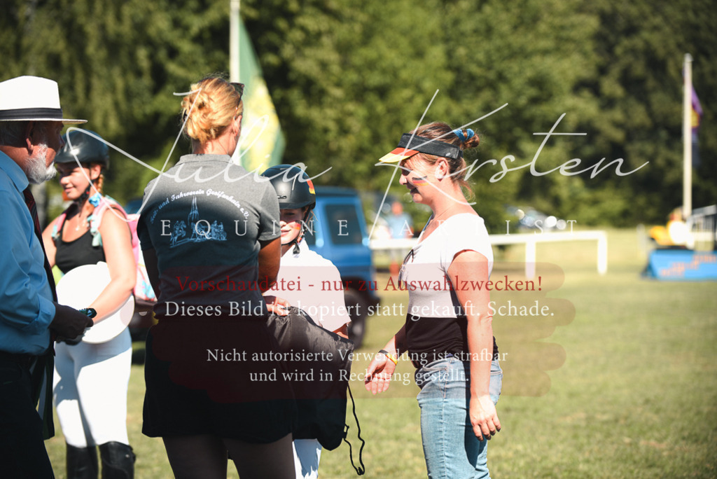 DSC_7819 | Pferde- und Turnierfotografie in Westsachsen. Pferdeportraits, Auftragszeichnungen und intuitive Kunst.