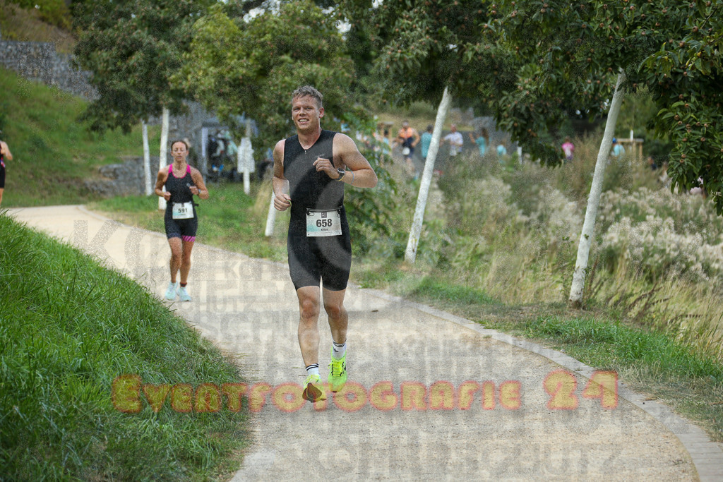 250824_1433_EX1_6617 | Sportfotografie im Rhein-Sieg Kreis, Köln, Bonn, NRW, Rheinland Pfalz, Hessen, etc. Unser Tätigkeitsfeld umfasst den Laufsport vom Volkslauf über den Marathon, Duathlon, Triathon bis zum Ultralauf wie Kölnpfad Ultra oder Schindertrail.