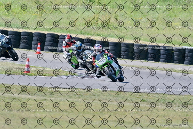 26BT01-0570 | 071 - Realisiert mit Pictrs.com