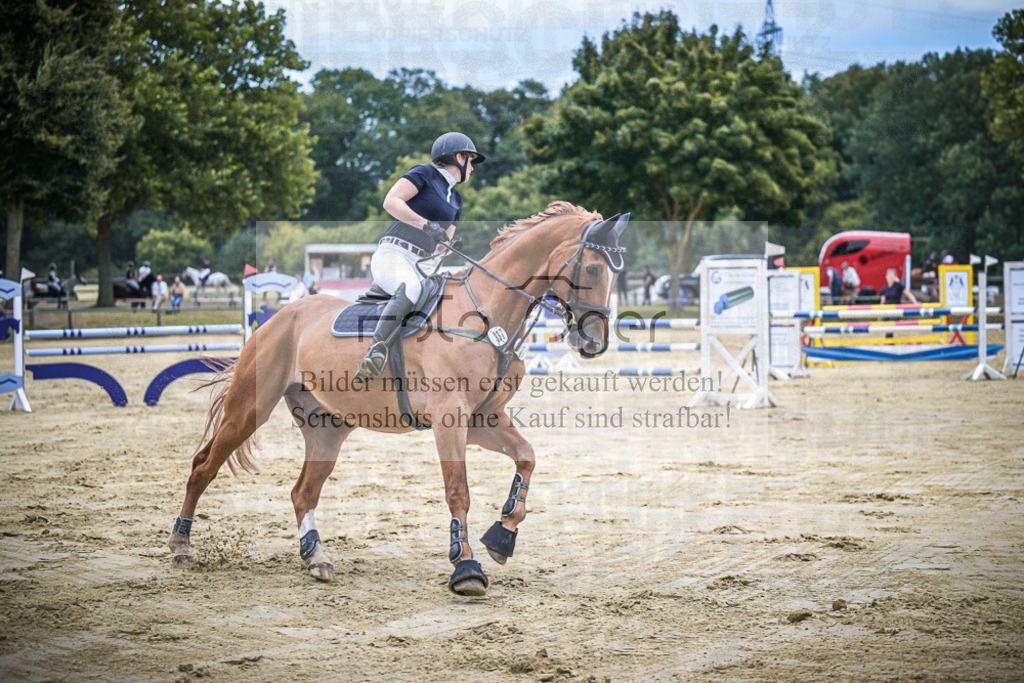 DOS_5805 | Entdecke hochwertige Reitturnierfotos von Foto Oger. Professionell, emotional und authentisch – jetzt Lieblingsmomente im Shop bestellen.Deutschlandweite Turnierfotografie. - Realisiert mit Pictrs.com