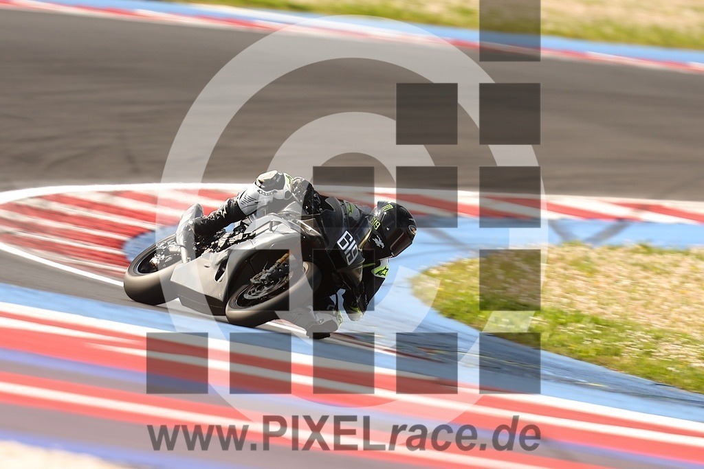 0619-20260403_03459 | Schöne Erinnerungen an spannende Momente - das festzuhalten ist unser Job. PIXELrace.de ist seit 2003 auf den Rennstrecken Europas unterwegs um die Action draußen beim Fahren und die wunderbare Stimmung imm Fahrerlager für euch einzufangen.