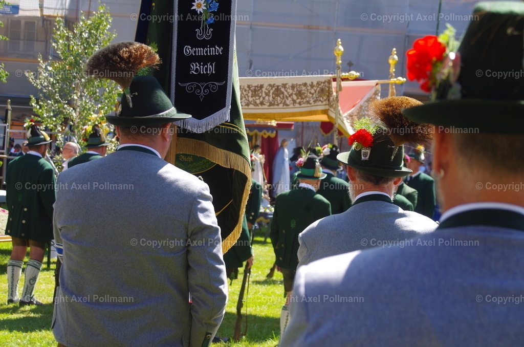 IMGP6699 | fotografiert von Axel PollmannLeonhardi Wallfahrt Benediktbeuern und Murnau, Fronleichnam, Fasching, Landschaft im Loisachtal und Benediktbeuern  - Realisiert mit Pictrs.com