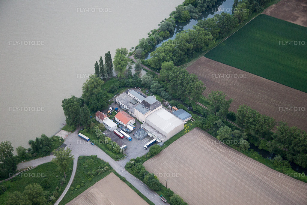 Luftbild: Spedition am Rhein in Worms im Bundesland Rheinland-Pfalz in Deutschland. Foto: IMG_088585.jpg vom 17.05.2016 durch Werner Riehm/FLY-FOTO.de
