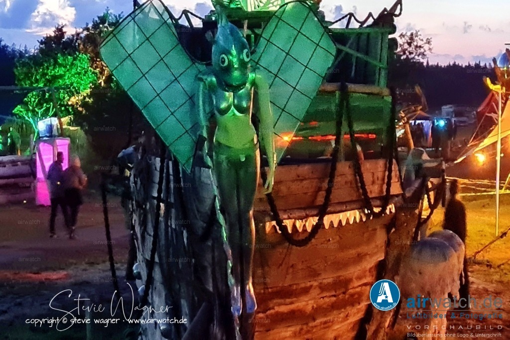 Bachblyten® Festival 2023 | Entdecken Sie atemberaubende Luftbilder und Fotografien auf airwatch.de - Tauchen Sie ein in eine Welt voller faszinierender Aufnahmen aus der Vogelperspektive.