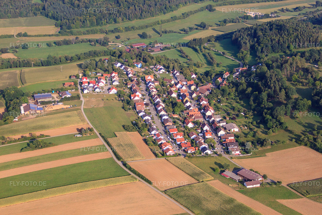 Luftbild: Lehenweiler Hauptstr im Ortsteil Lehenweiler in Aidlingen im Bundesland Baden-Württemberg in Deutschland. Foto: IMG_52469.jpg vom 23.08.2012 durch Werner Riehm/FLY-FOTO.de