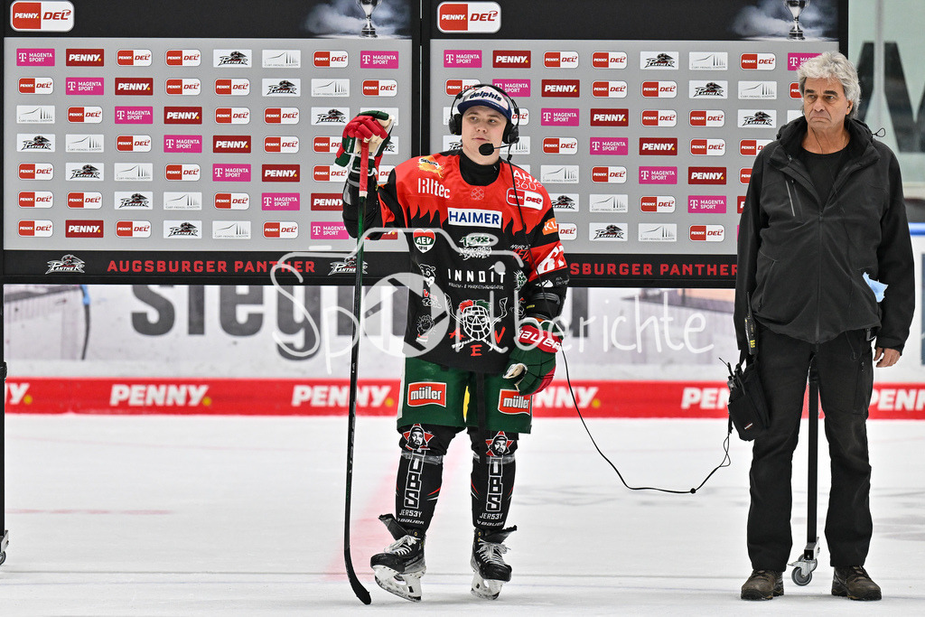 Augsburger Panther - Iserlohn Roosters | Gibt nach der Partie noch ein Interview bei Magentasport - Florian ELIAS (Augsburger Panther #67) / DEL: Augsburger Panther - Iserlohn Roosters, Curt Frenzel Stadion am 17.11.2024