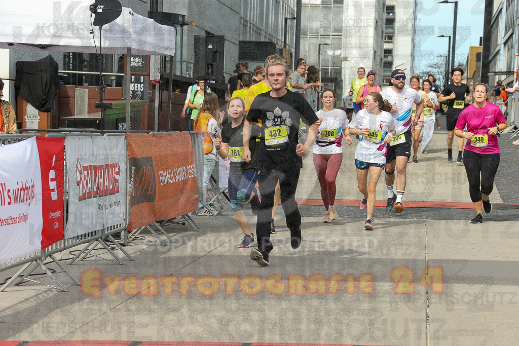 250920_1334_EX1_5564 | Sportfotografie im Rhein-Sieg Kreis, Köln, Bonn, NRW, Rheinland Pfalz, Hessen, etc. Unser Tätigkeitsfeld umfasst den Laufsport vom Volkslauf über den Marathon, Duathlon, Triathon bis zum Ultralauf wie Kölnpfad Ultra oder Schindertrail.