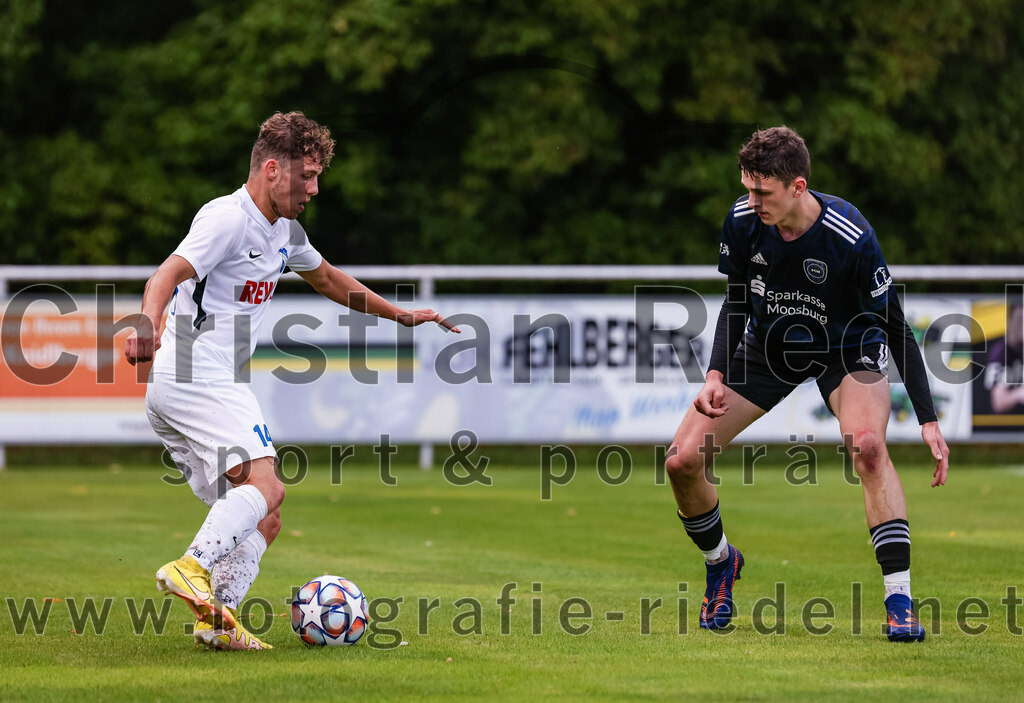 2023-07-28_057_FC_Eitting_gegen_FC_Moosburg | Eitting, Deutschland, 28.07.2023:
Fußball, Kreisliga 2023 / 2024, 1. Spieltag, FC Eitting gegen FC Moosburg, Endergebnis: 1:1

Niclas Noll (FC Eitting, #14), Fran Azdajic (FC Moosburg, #11)

Foto: Christian Riedel / fotografie-riedel.net