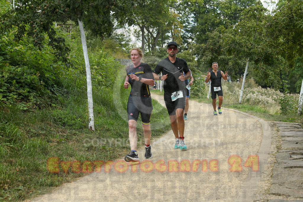 250824_1350_EX1_3933 | Sportfotografie im Rhein-Sieg Kreis, Köln, Bonn, NRW, Rheinland Pfalz, Hessen, etc. Unser Tätigkeitsfeld umfasst den Laufsport vom Volkslauf über den Marathon, Duathlon, Triathon bis zum Ultralauf wie Kölnpfad Ultra oder Schindertrail.