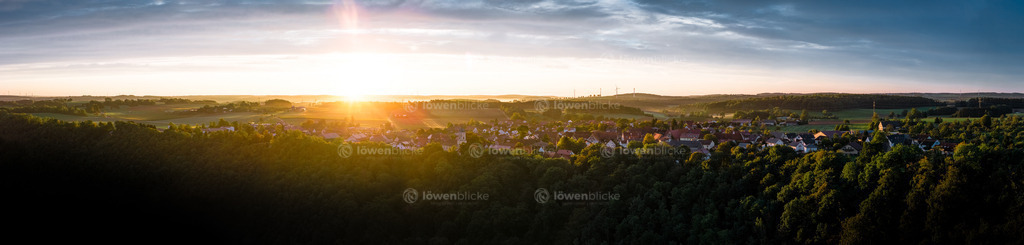 Sonnenaufgang hinter Türkheim | löwenblicke | shop
